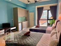 9am-5pm, SAME DAY CHECK IN AND CHECK OUT, Work from Home, Comfy & Quiet Tamarind Suites-Cyberjaya by Flexihome-MY,にあるテレビまたはエンターテインメントセンター