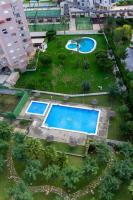 The swimming pool at or close to Apartamento Completo Torresol V