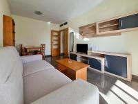 A television and/or entertainment centre at Apartamento Completo Torresol V