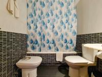 A bathroom at Apartamento Completo Torresol V