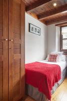 Postel nebo postele na pokoji v ubytování Val de Ruda Luxe 66 by FeelFree Rentals