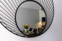 Televízia a/alebo spoločenská miestnosť v ubytovaní Dąbska Street Krakow - Luxury Apartments