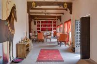 Χώρος καθιστικού στο Maya Garh Pushkar