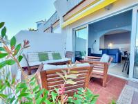 A seating area at Coastview Terrace Studio by TOR
