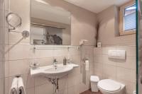 A bathroom at Gustls Ferienhäusl
