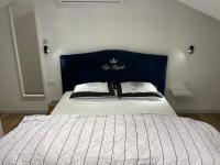 Ein Bett oder Betten in einem Zimmer der Unterkunft Top Royal Eilat רויאל פארק