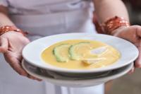 Jídlo v hotelu nebo okolí