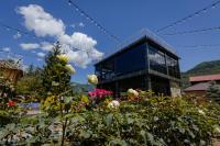 Nespecifikovaný výhled na hory nebo výhled na hory při pohledu z hotelu