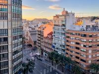 Nespecifikovaný výhled na destinaci Alicante nebo výhled na město při pohledu z apartmánu
