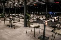 Reštaurácia alebo iné gastronomické zariadenie v ubytovaní Liberty of Nafplio