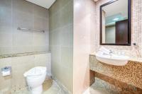 Koupelna v ubytování Holiday Escape Luxe 1BR Near Metro in DIFC by Deluxe Holiday Homes