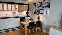 Kuchnia lub aneks kuchenny w obiekcie Apartamenty Granitica Zakopane
