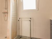a shower stall in a bathroom with a window at Gîte La Plaine-sur-Mer, 2 pièces, 4 personnes - FR-1-306-1062 in La Plaine-sur-Mer