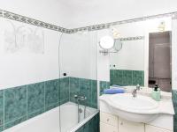 Koupelna v ubytování Holiday Home El Paraiso by Interhome