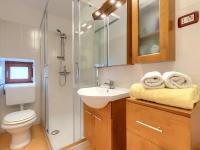 Koupelna v ubytování Holiday Home Ivanka by Interhome