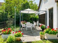 Vonkajšia záhrada v ubytovaní Holiday Home Suzy by Interhome