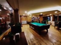 Stół bilardowy w obiekcie HG Hotel Italia
