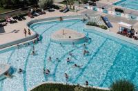 Bazén v ubytovaní Grand Hotel Esztergom alebo v jeho blízkosti