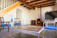 A television and/or entertainment centre at Casa Las Cabañas de Castilla VUT