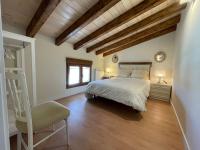 A bed or beds in a room at Casa Las Cabañas de Castilla VUT