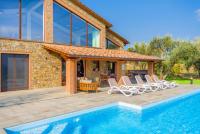 Bazén v ubytovaní Villa Il Girasole alebo v jeho blízkosti