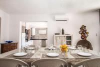 A kitchen or kitchenette at Villa Erik - PlusHolidays