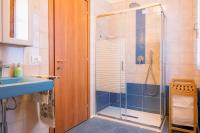 A bathroom at La Casa Sul Porto - Italian Homing