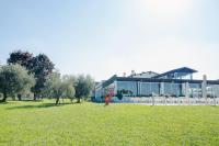 A garden outside La Casa Sul Porto - Italian Homing