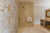 Ein Badezimmer in der Unterkunft Cielo Boutique Hotel & Spa Samui