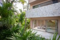 Ein Garten an der Unterkunft Cielo Boutique Hotel & Spa Samui