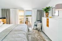 Posteľ alebo postele v izbe v ubytovaní ELD2- Luxury 3 Bedroom Penthouse in Nueva Andalucia