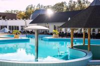 Bazén v ubytování Ambient Hotel & Thermal Spa nebo v jeho okolí