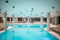 Bazén v ubytování Ambient Hotel & Thermal Spa nebo v jeho okolí