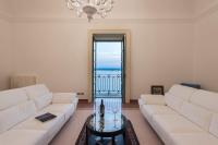 Posedenie v ubytovaní Duomo Seaside Deluxe Apartment by Ortigia Apartments