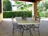 Vonkajšia záhrada v ubytovaní Apartment Vaniglia by Interhome