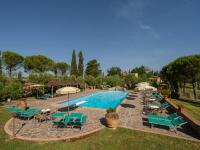 The swimming pool at or close to Apartment Viola by Interhome