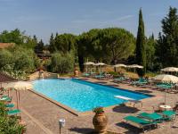The swimming pool at or close to Apartment Viola by Interhome
