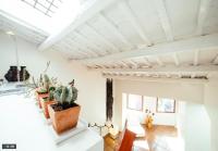 Posedenie v ubytovaní Luxury art apartment in Trastevere with terrace