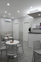 Coffee and tea making facilities at B&B The Dream