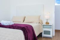 Posteľ alebo postele v izbe v ubytovaní Eslanzarote Eco Villa Tony, heated pool, jacuzzi, Sat tv, Super wifi