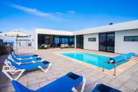 Bazén v ubytovaní Eslanzarote Eco Villa Tony, heated pool, jacuzzi, Sat tv, Super wifi alebo v jeho blízkosti