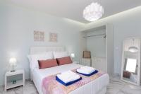 Posteľ alebo postele v izbe v ubytovaní Villa Vera - With Private Heated Pool & Jacuzzi