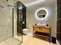 Kúpeľňa v ubytovaní Perfect Stay - "Miodowa Faktoria # 4"