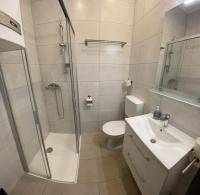A bathroom at Kaiser-Franz