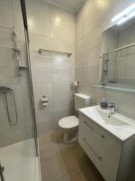 A bathroom at Kaiser-Franz