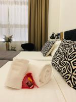 Postel nebo postele na pokoji v ubytování INTOMILAN Galleria Duomo I Boutique & Design Aparthotel