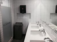Ein Badezimmer in der Unterkunft West Side YMCA