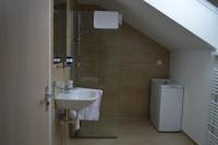 A bathroom at Ager Apartments