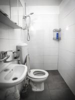 Ein Badezimmer in der Unterkunft הבית הלבן של נתן