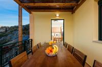 Balkon lub taras w obiekcie Siena Pool Villa